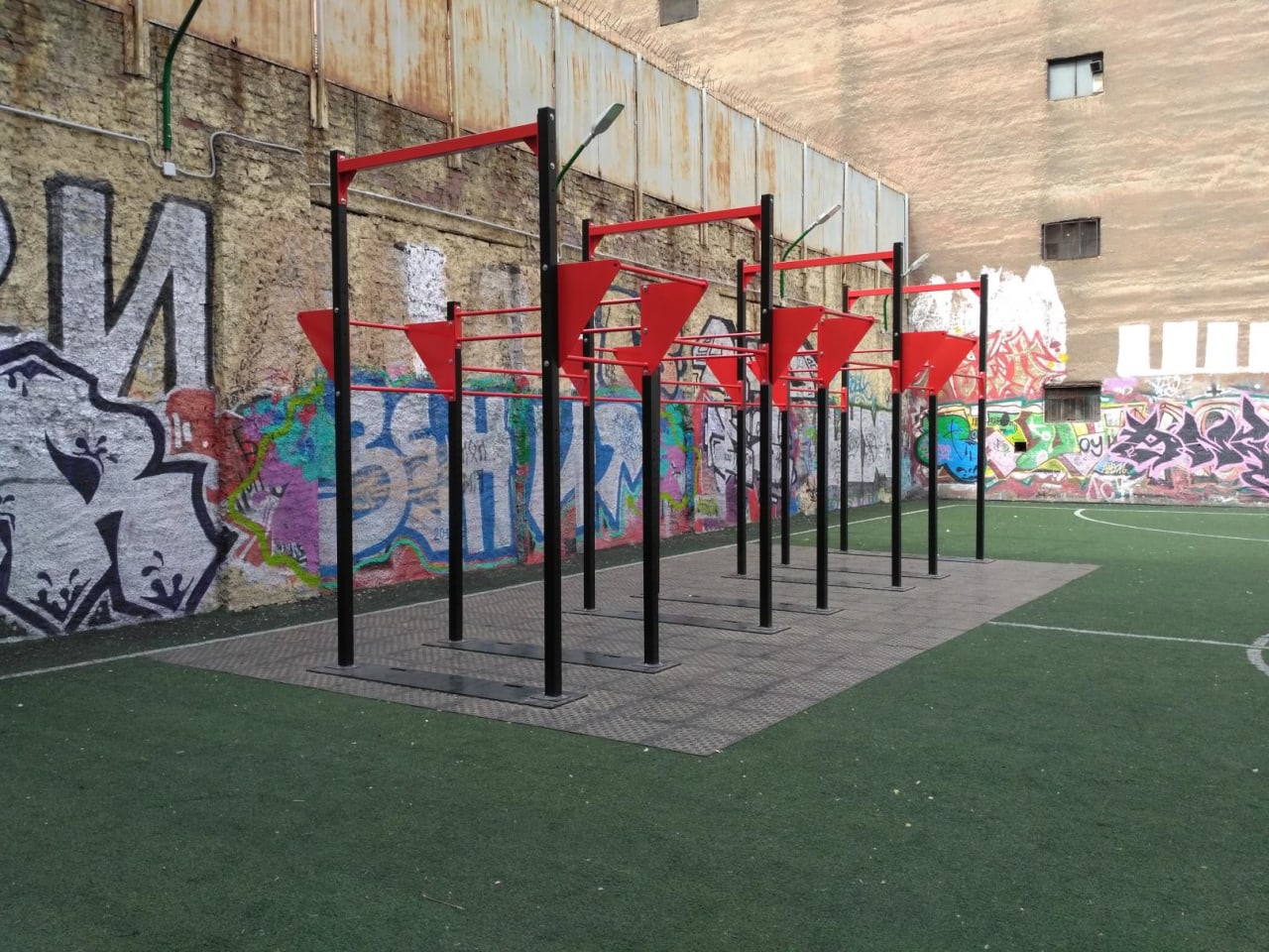 Monkey Bars at Calisthenics Park at Гатчинская улица, Санкт-Петербург – photo 6 of 9