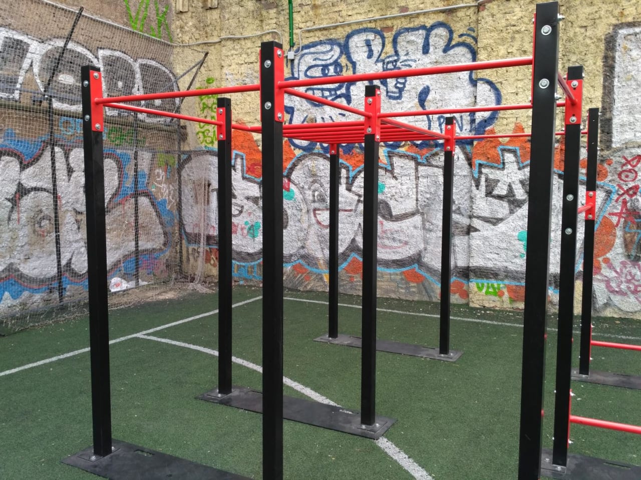 Parallel Gym Bars at Calisthenics Park at Гатчинская улица, Санкт-Петербург – photo 5 of 9