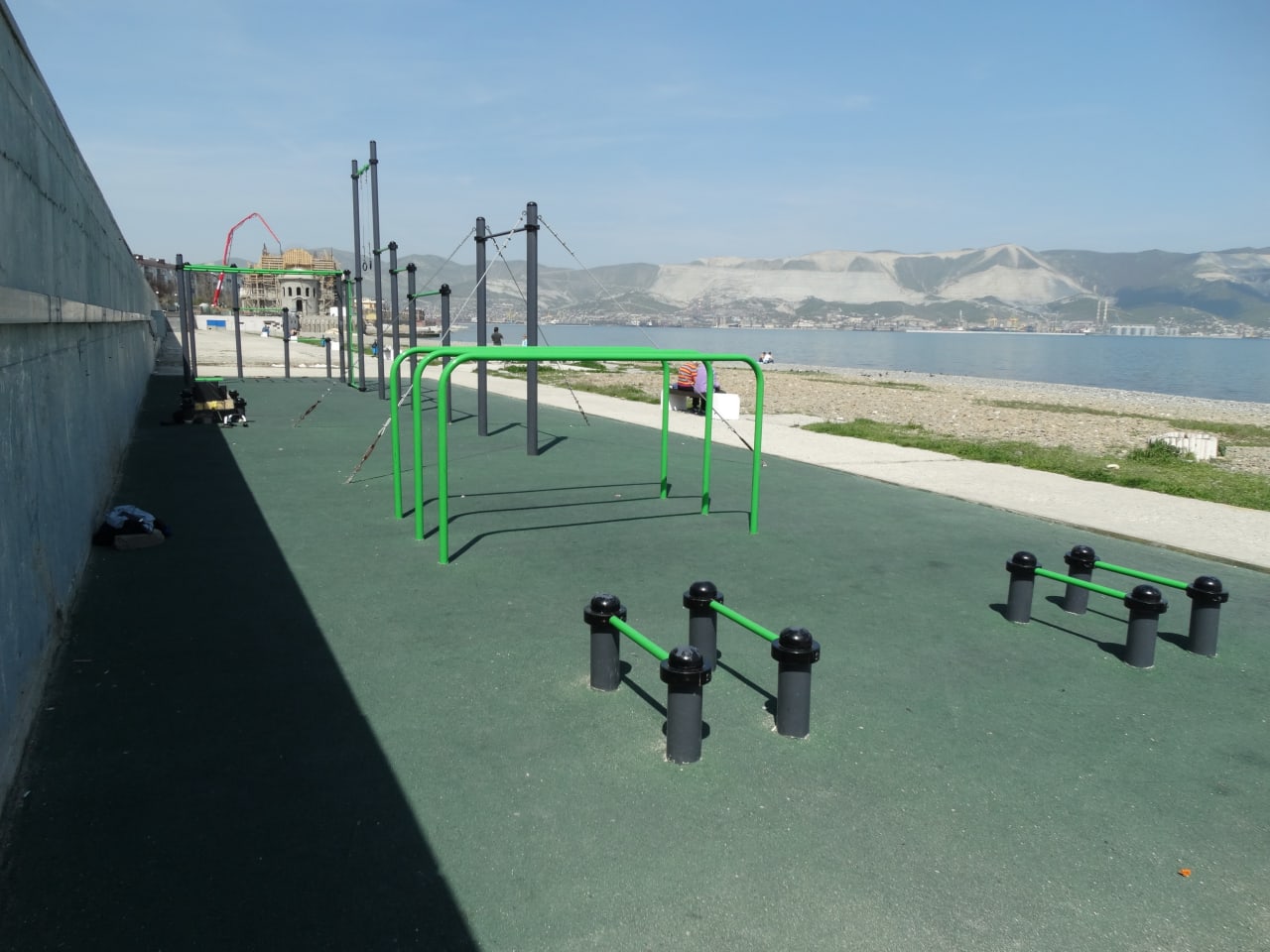Klimmzugstange bei Calisthenics Park at улица набережная Адмирала Серебрякова, Новороссийск – Foto 1 von 2