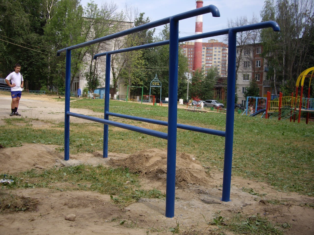 Klimmzugstange bei Calisthenics Park at улица Космонавтов, Дмитров – Foto 1 von 2