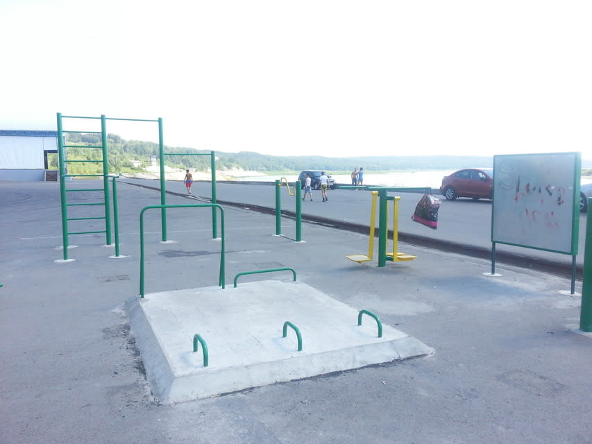 Bară de flotări la Calisthenics Park at Верхняя терраса, Томск – fotografia 7 din 10