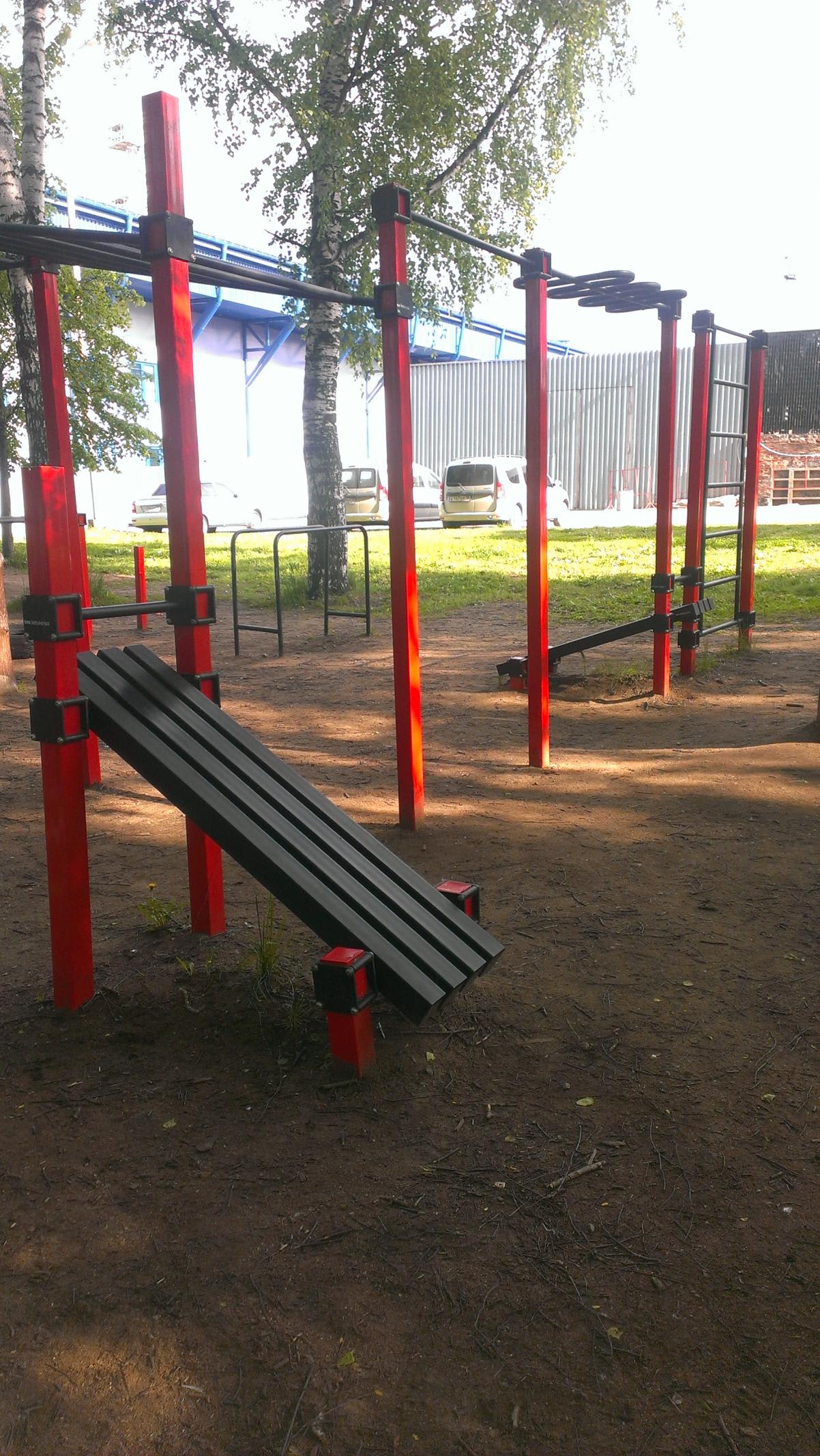 Bauchbank bei Calisthenics Park at Университетская улица, городской округ Ижевск – Foto 5 von 5