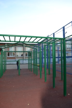 Sprossenwand bei Calisthenics Park at улица Фридриха Энгельса, Калуга – Foto 4 von 5
