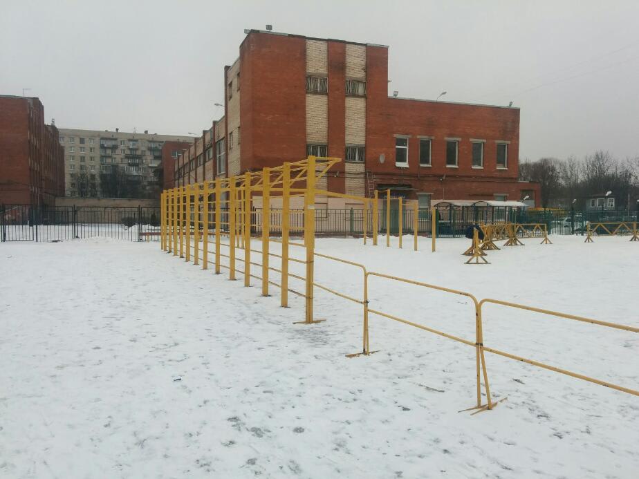 Pull Up Bar at Calisthenics Park at Авангардная улица, Санкт-Петербург – photo 1 of 3