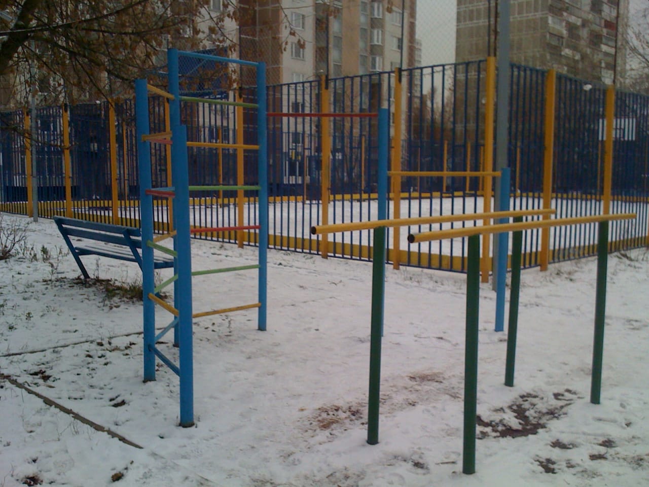 Parallel Gym Bars at Calisthenics Park at набережная Новикова-Прибоя, Москва – photo 5 of 5