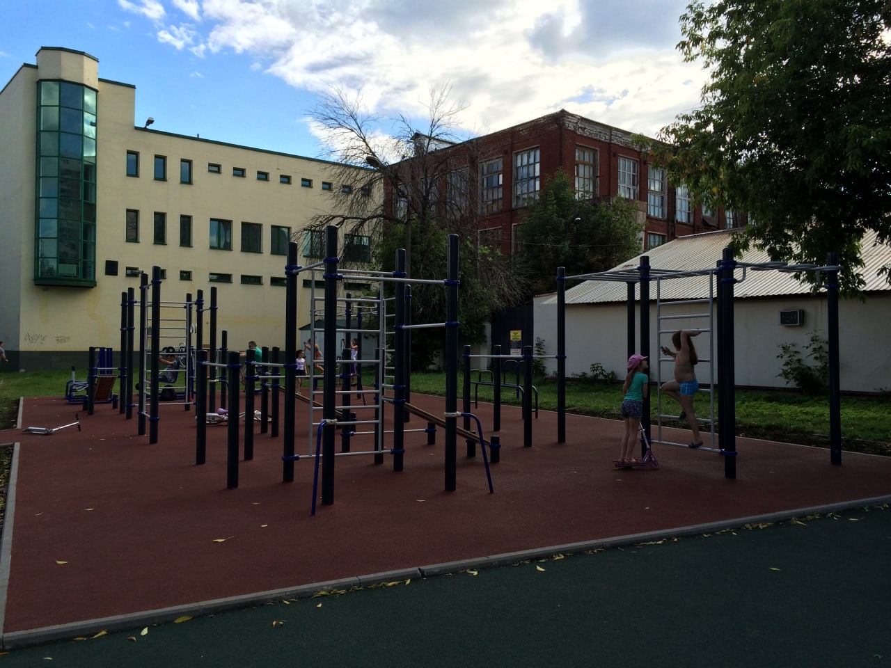 Klimmzugstange bei Calisthenics Park at Парковая улица, Реутов – Foto 1 von 5