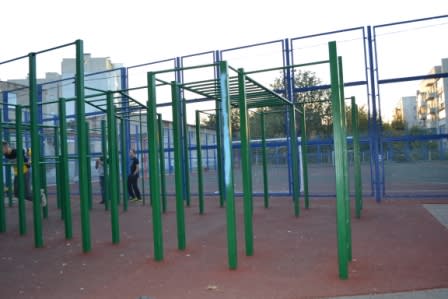 Klimmzugstange bei Calisthenics Park at улица Фридриха Энгельса, Калуга – Foto 5 von 5