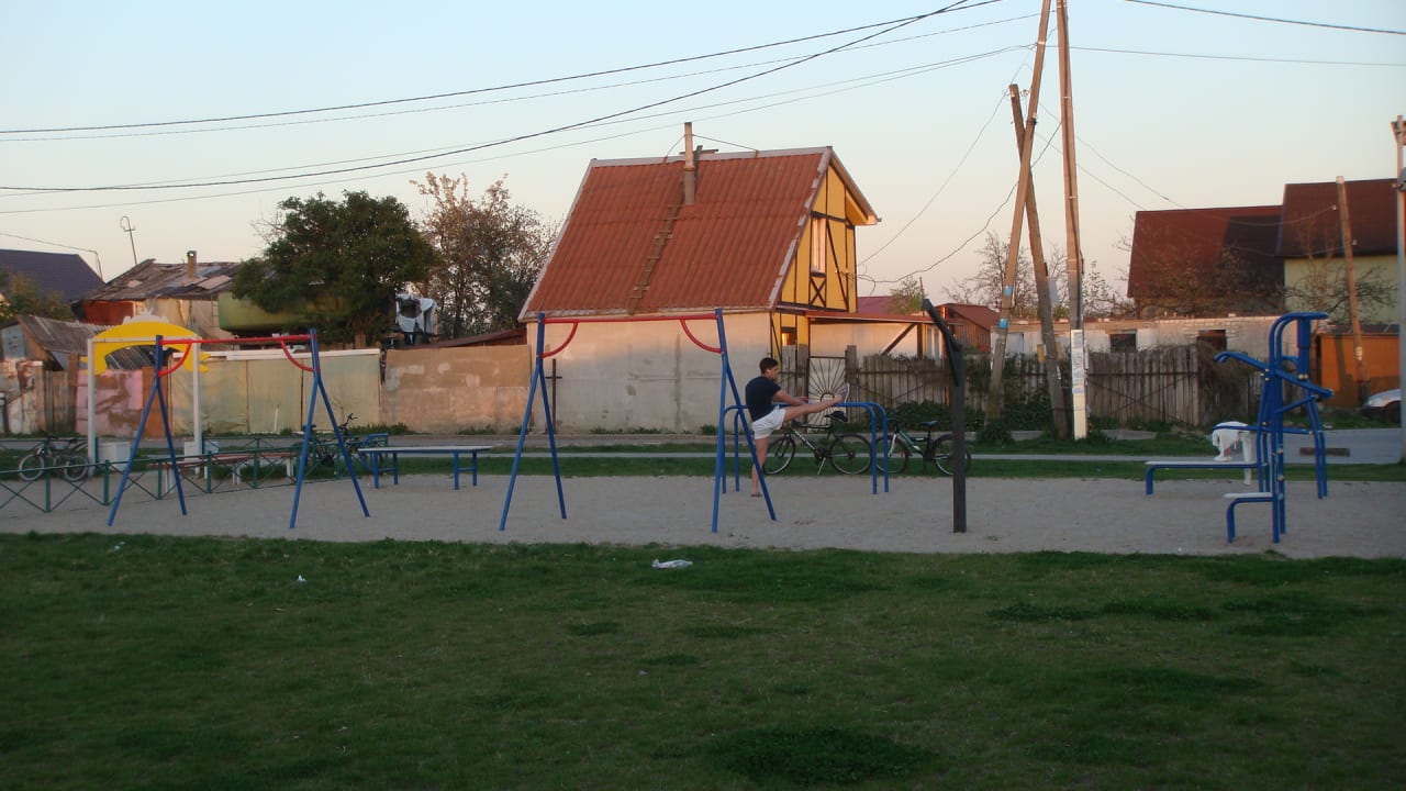 Pull Up Bar at Calisthenics Park at улица Лейтенанта Катина, Калининград – photo 3 of 3