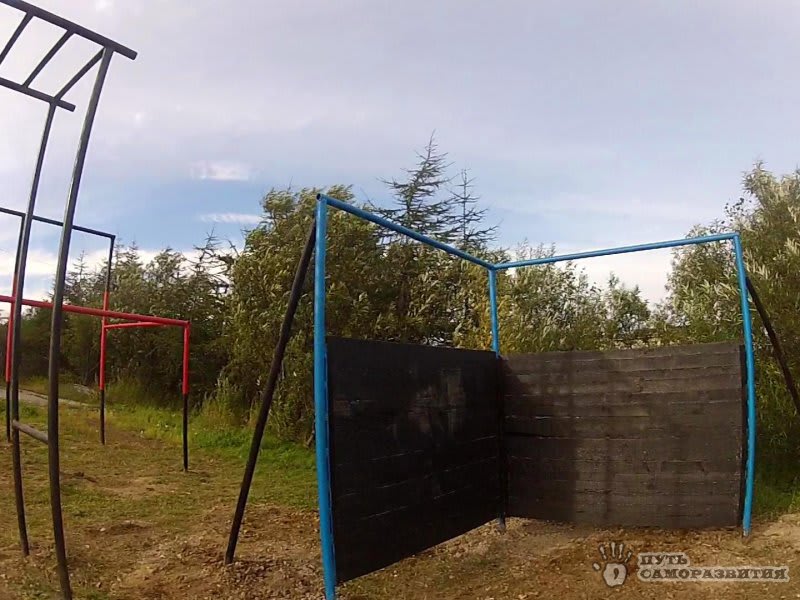 Klimmzugstange bei Calisthenics Park at Парковая улица, Магадан – Foto 5 von 8