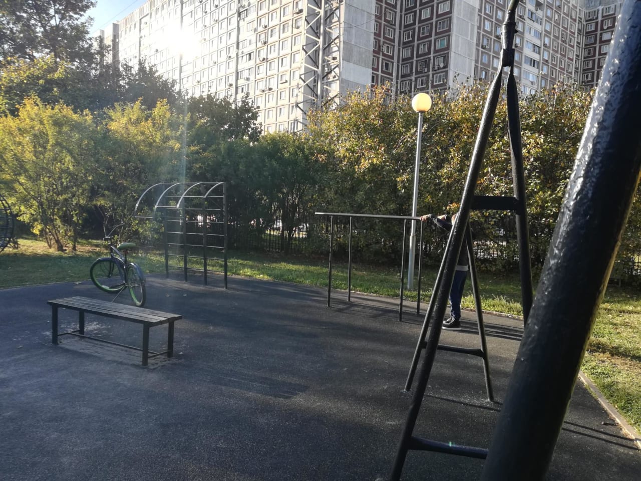 Parallel Gym Bars at Calisthenics Park at улица Академика Пилюгина, Москва #wp1846 – photo 3 of 4