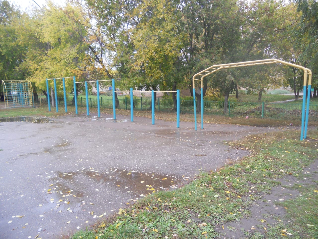 Sprossenwand bei Calisthenics Park at улица Маршала Жукова, Набережные Челны – Foto 4 von 4