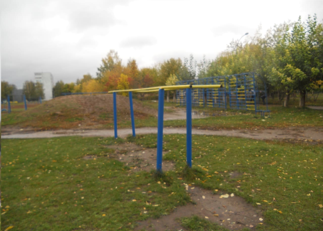 Klimmzugstange bei Outdoor Gym in ЗЯБ, Набережные Челны #wp1862 – Foto 1 von 5