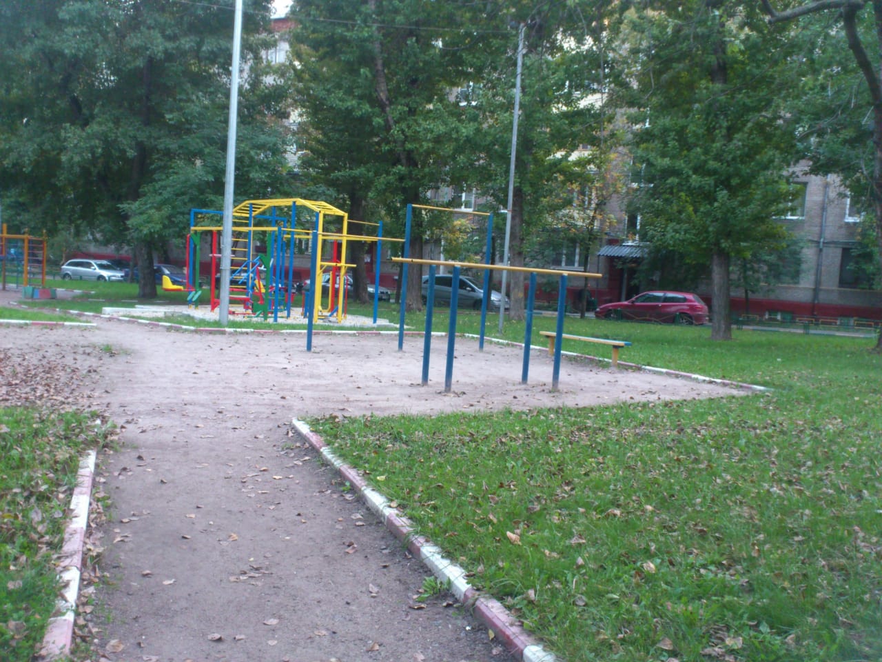 Pull Up Bar at Calisthenics Park at 3-я улица Соколиной Горы, Москва – photo 1 of 3