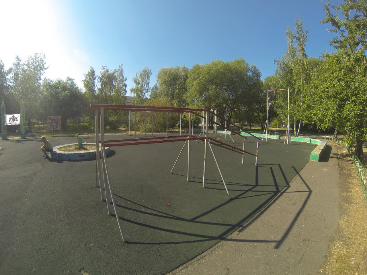 Sprossenwand bei Outdoor Gym in микрорайон имени Константина Аверьянова, Дмитров – Foto 4 von 7