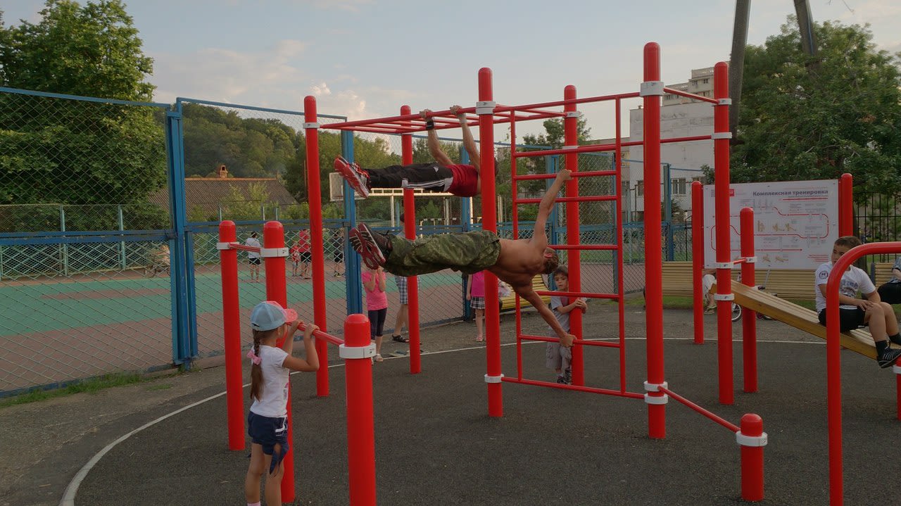 Parallel Gym Bars at Calisthenics Park at Апшеронская улица, Сочи – photo 2 of 2