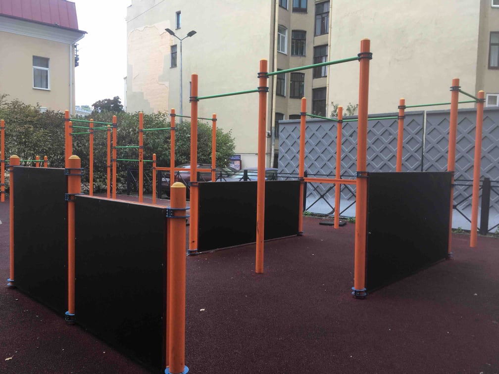Parallel Gym Bars at Calisthenics Park at Кронверкская улица, Санкт-Петербург – photo 2 of 5