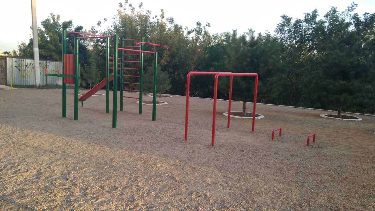 Pull Up Bar at Calisthenics Park at Кожевенная улица, Краснодар – photo 1 of 1