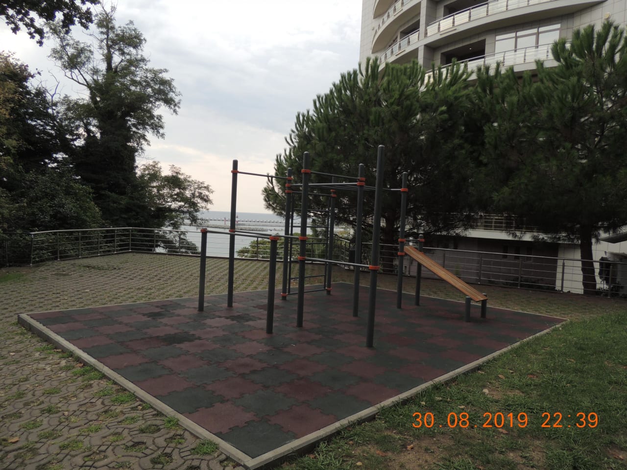 Parallel Gym Bars at Calisthenics Park at Приморская улица, Сочи – photo 2 of 3