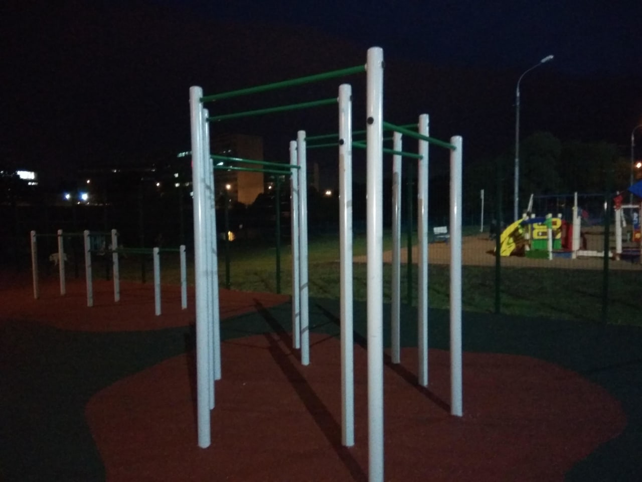 Rope Climb Station at Calisthenics Park at Озёрная аллея, Зеленоград – photo 4 of 7