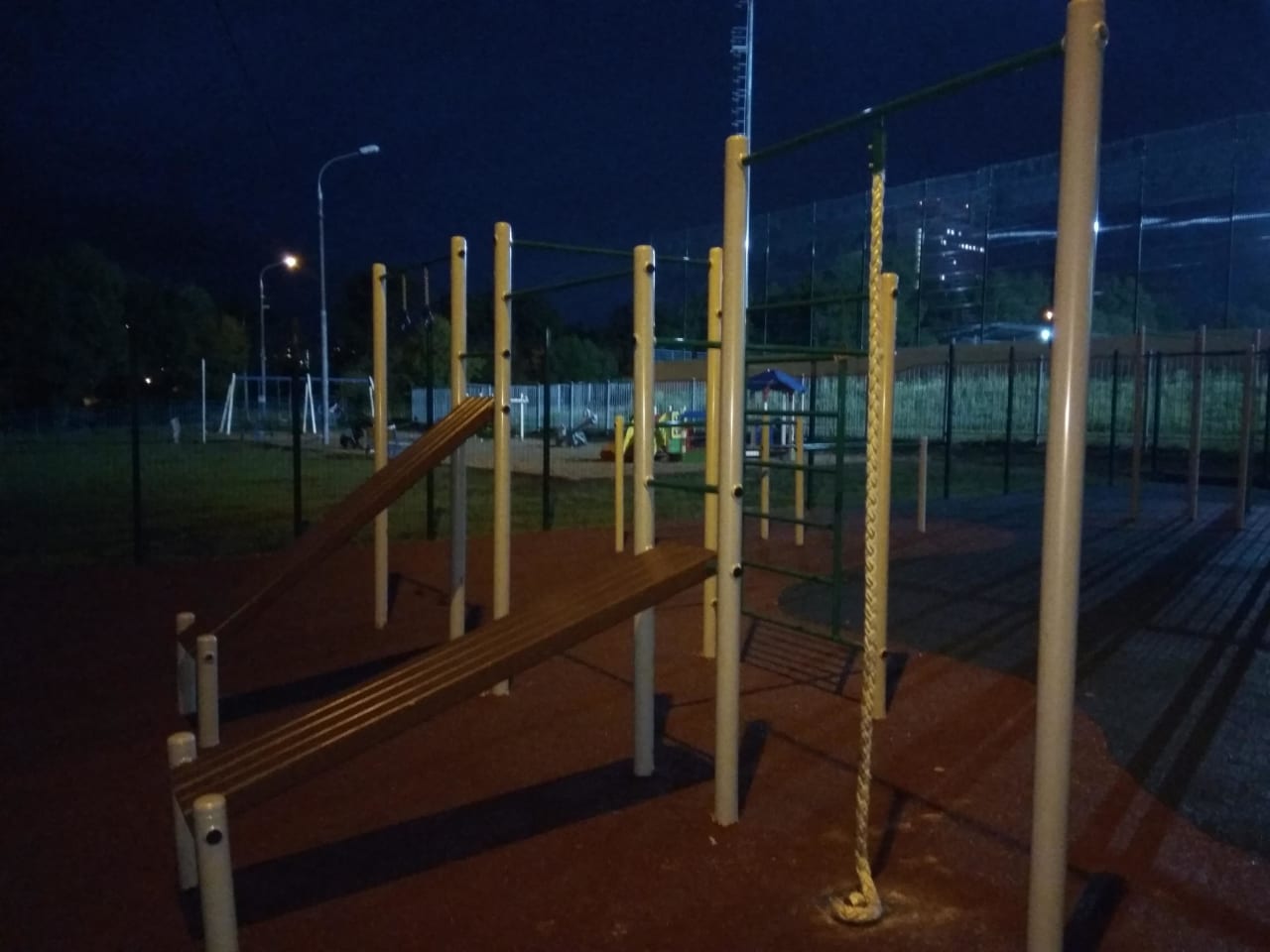 Parallel Gym Bars at Calisthenics Park at Озёрная аллея, Зеленоград – photo 2 of 7