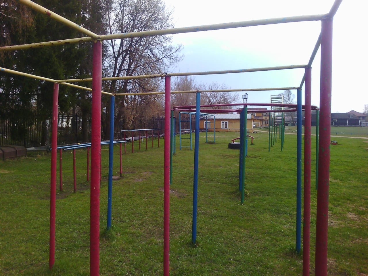 Parallel Gym Bars at Calisthenics Park at МБОУ ДОД СДЮСШОР "Юность", Торжок #wp1935 – photo 2 of 4