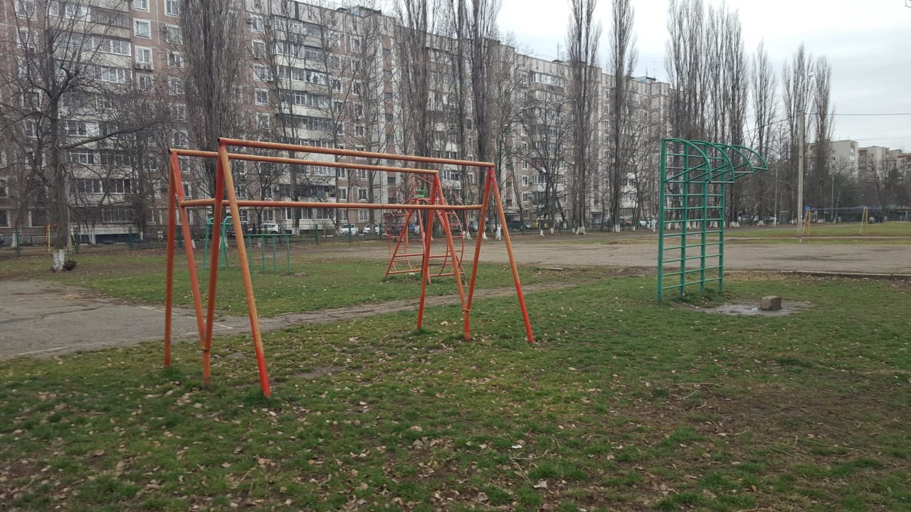 Pull Up Bar at Calisthenics Park at Приозёрная улица, Краснодар – photo 1 of 2