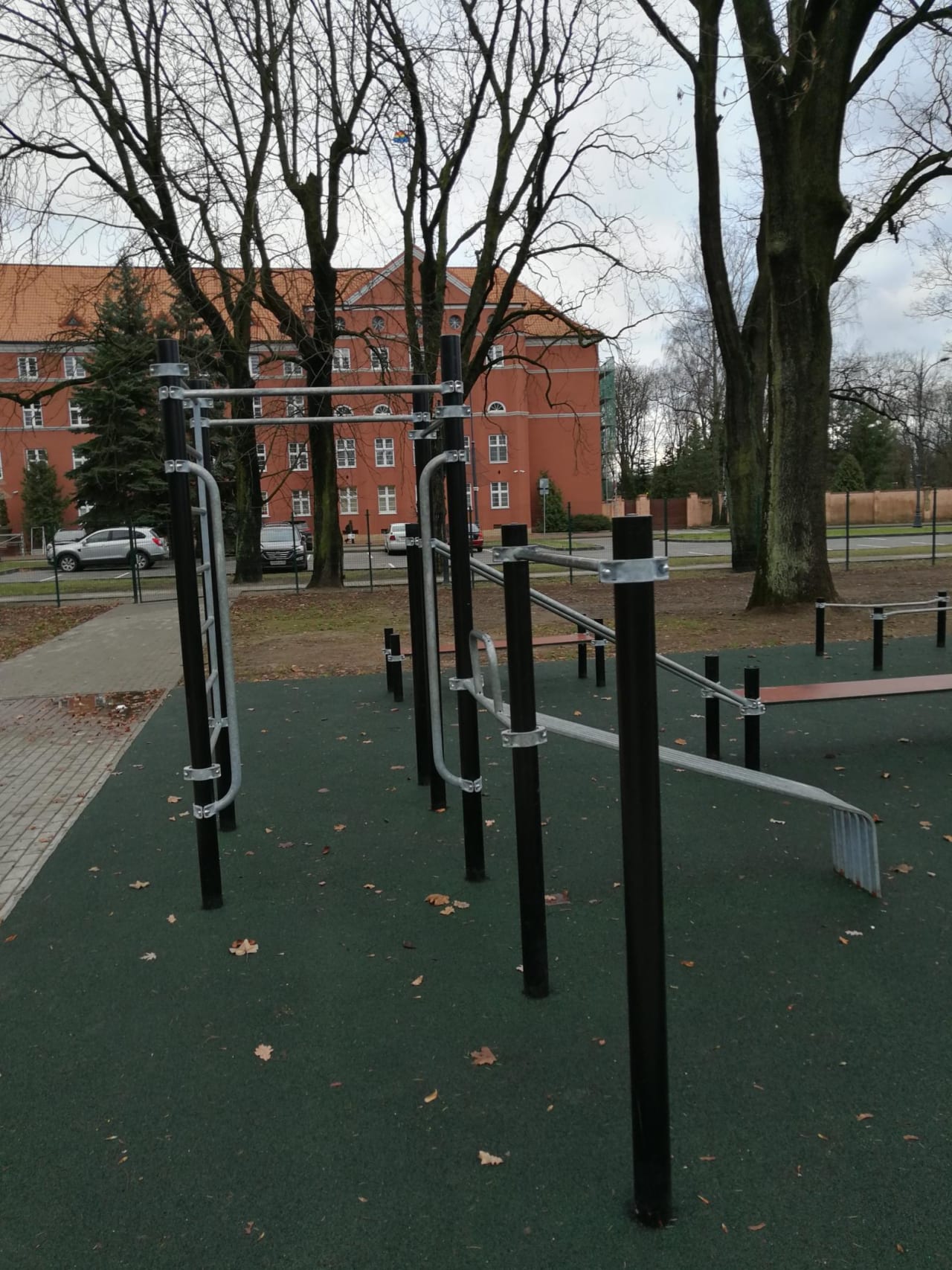 Parallel Gym Bars at Calisthenics Park at Балтика, Калининград – photo 2 of 8