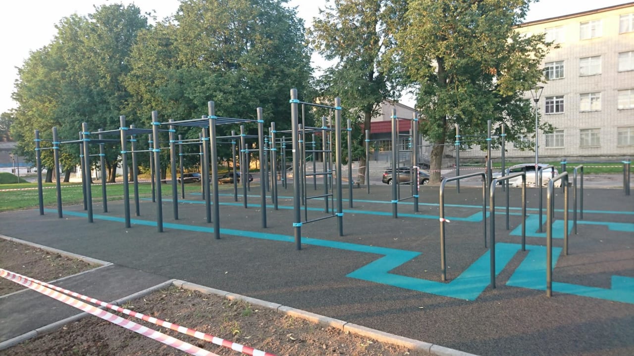 Klimmzugstange bei Calisthenics Park at набережная реки Великой, Псков – Foto 1 von 12