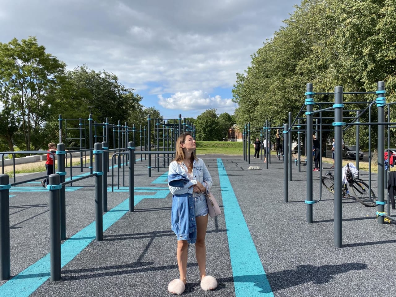 Hangelstange bei Calisthenics Park at набережная реки Великой, Псков – Foto 10 von 12