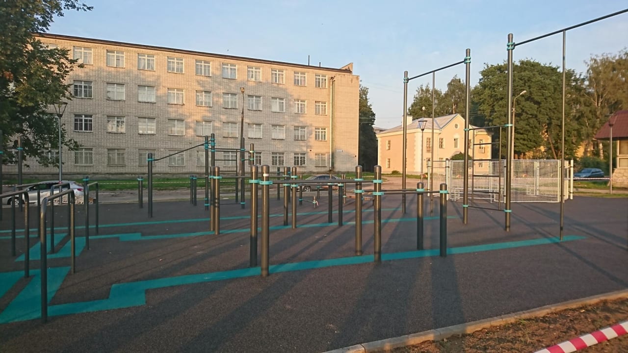 Barren bei Calisthenics Park at набережная реки Великой, Псков – Foto 2 von 12