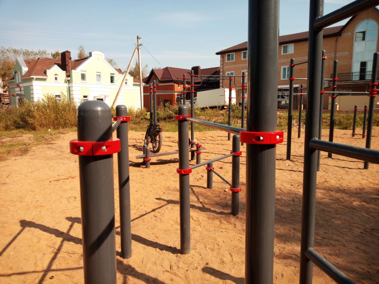 Bauchbank bei Calisthenics Park at Калининское шоссе, городской округ Торжок – Foto 12 von 13