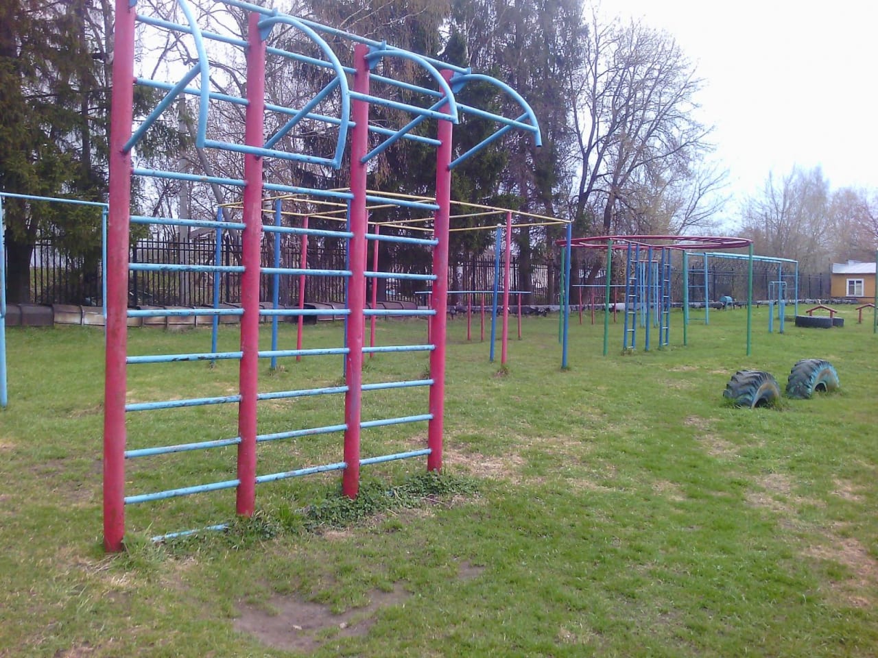 Monkey Bars at Calisthenics Park at МБОУ ДОД СДЮСШОР "Юность", Торжок #wp1935 – photo 3 of 4