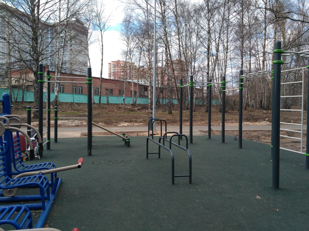 Sprossenwand bei Calisthenics Park at Студенческий проезд, Ивантеевка – Foto 4 von 4