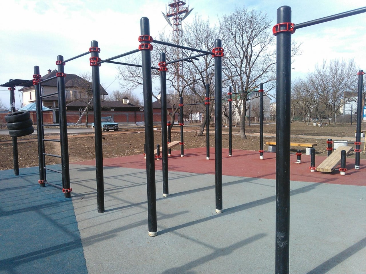 Parallel Gym Bars at Calisthenics Park at Янтарная улица, Георгиевск – photo 3 of 4