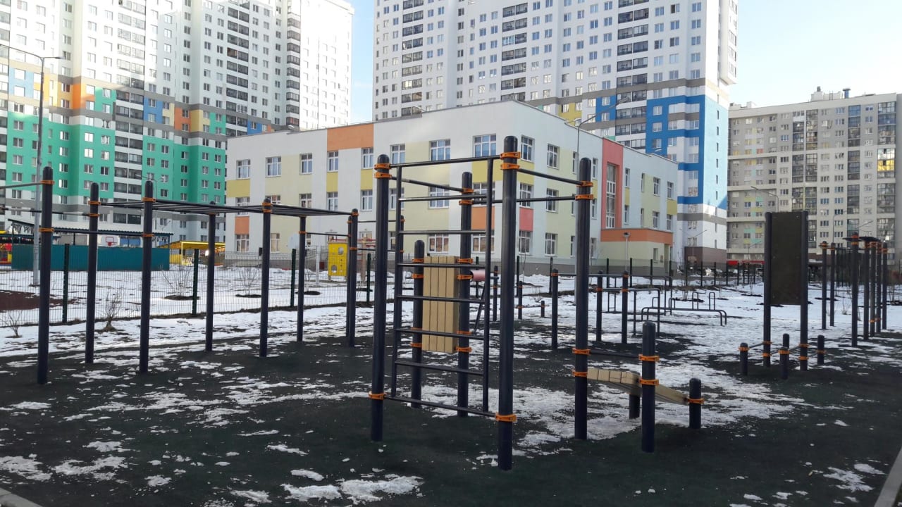 Pull Up Bar at Calisthenics Park at проспект Академика Сахарова, Екатеринбург – photo 1 of 2