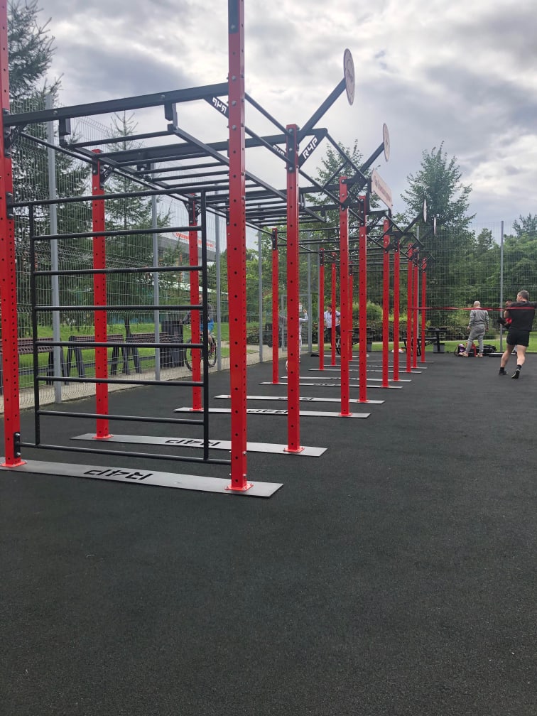 Бруси на майданчику Calisthenics Park at улица Коштоянца, Москва – фото 2 з 6