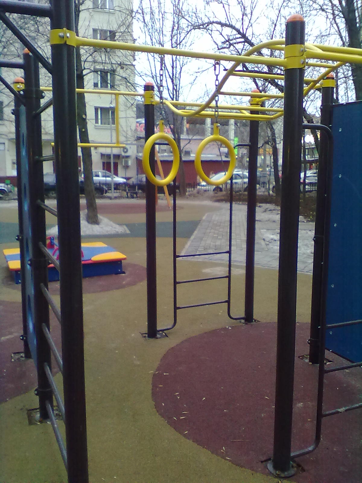 Турнік на майданчику Calisthenics Park at Комсомольский проспект, Москва – фото 1 з 4