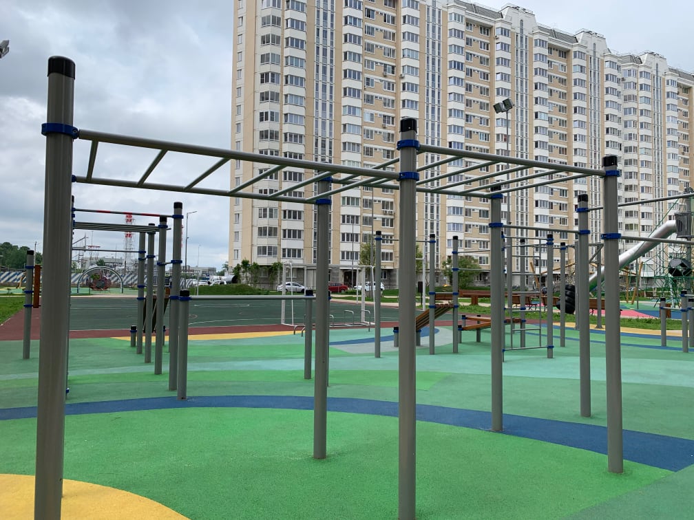 Barren bei Calisthenics Park at улица Москвитина, Московский – Foto 2 von 2