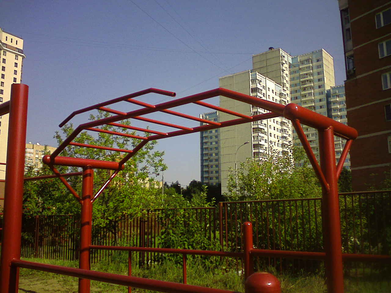 Pull Up Bar at Calisthenics Park at улица Коштоянца, Москва #wp1974 – photo 1 of 3