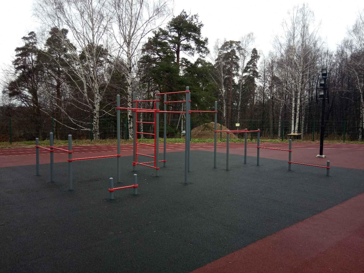 Klimmzugstange bei Calisthenics Park at Комсомольская улица, Гороховец – Foto 1 von 3