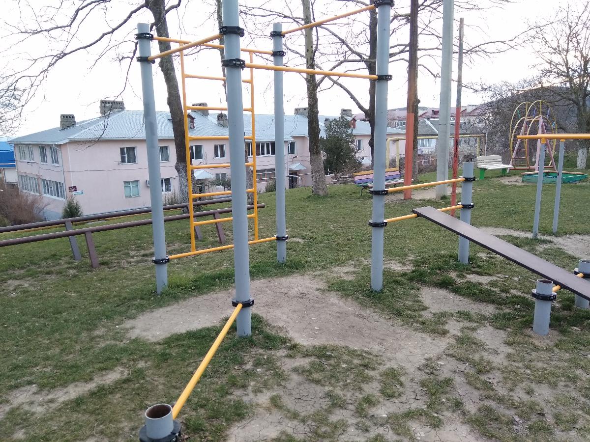 Klimmzugstange bei Outdoor Gym #wp1972 in Архипо-Осиповка – Foto 1 von 3
