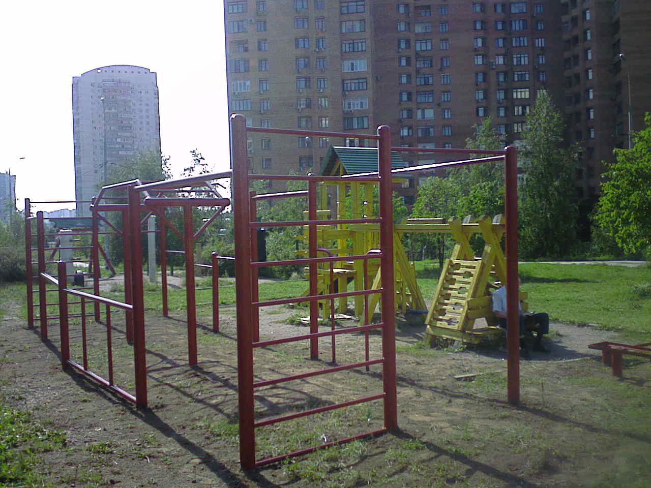 Parallel Gym Bars at Calisthenics Park at улица Коштоянца, Москва #wp1974 – photo 2 of 3