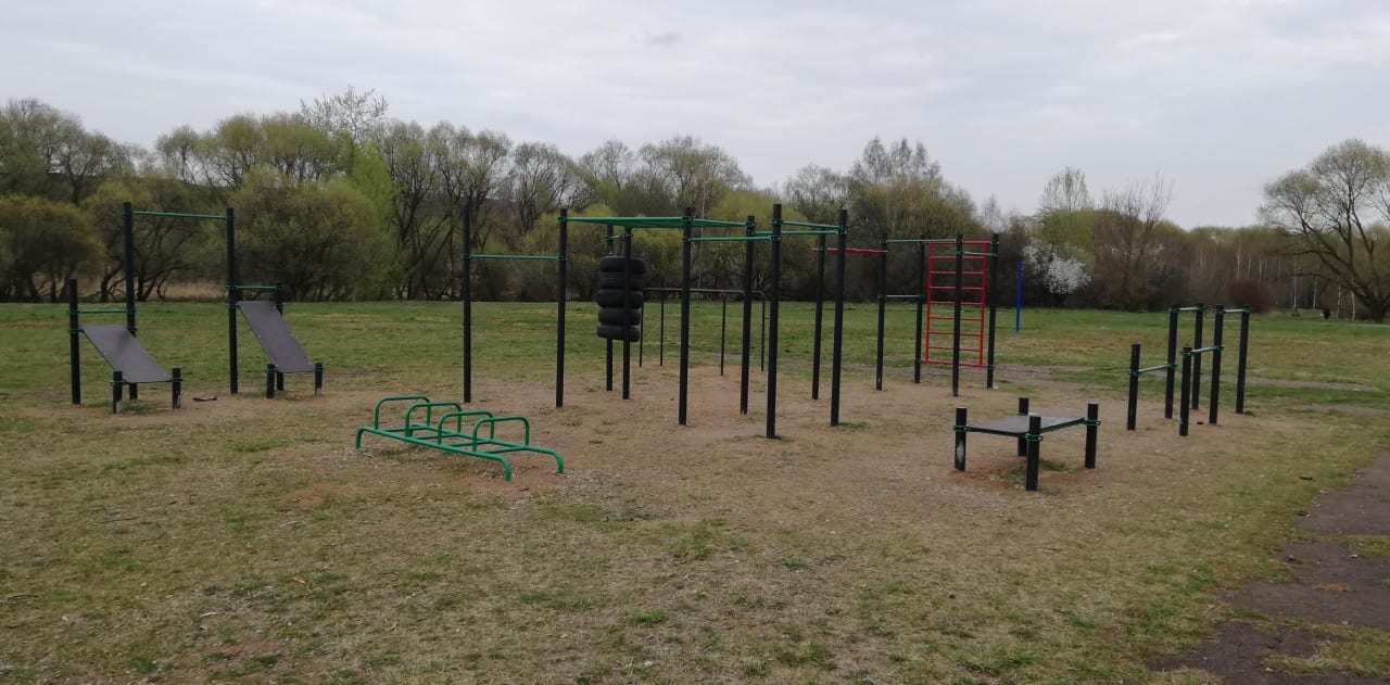 Pull Up Bar at Calisthenics Park at вуліца Леаніда Шчамялёва, Мінск – photo 1 of 2
