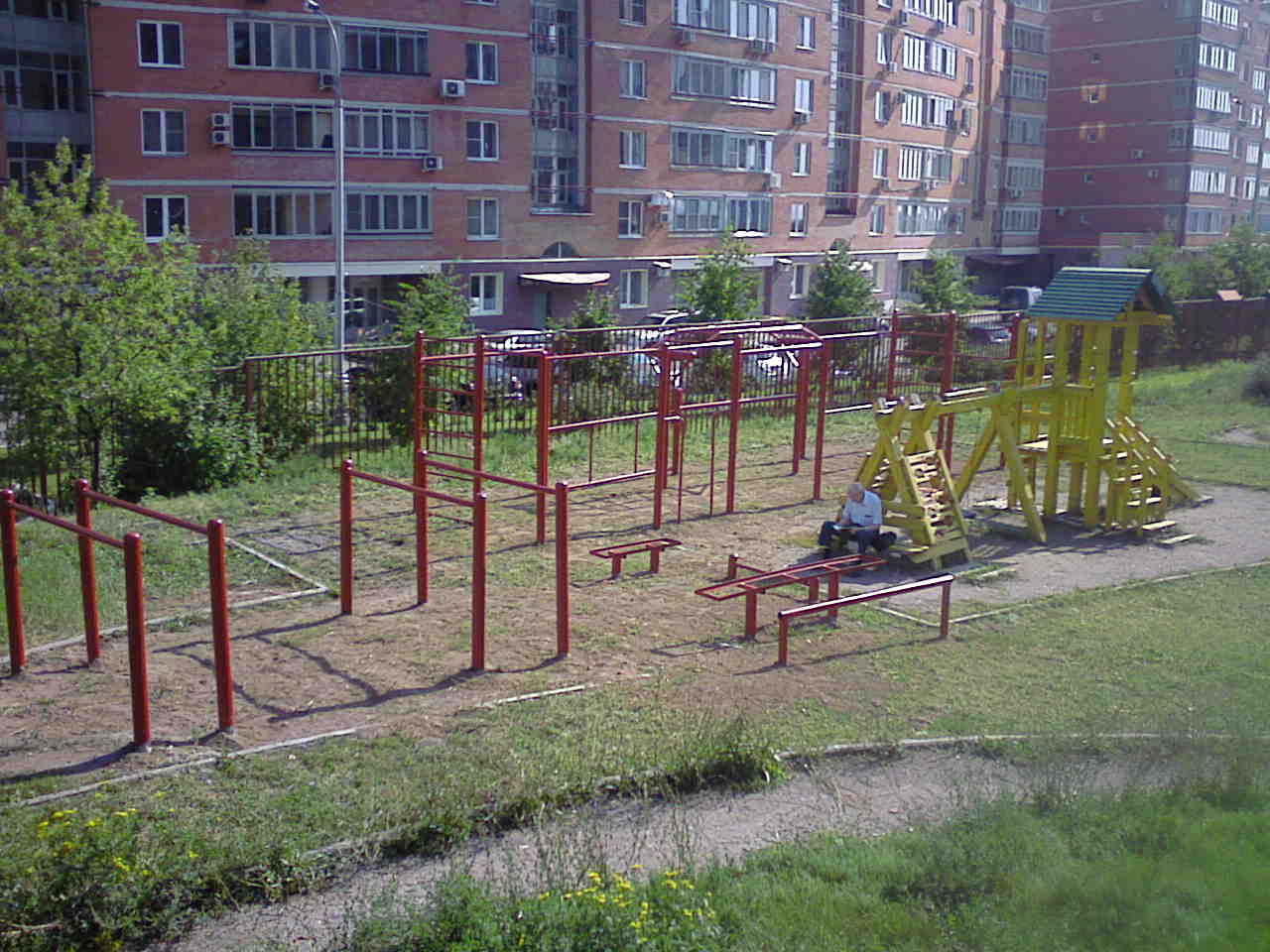 Monkey Bars at Calisthenics Park at улица Коштоянца, Москва #wp1974 – photo 3 of 3