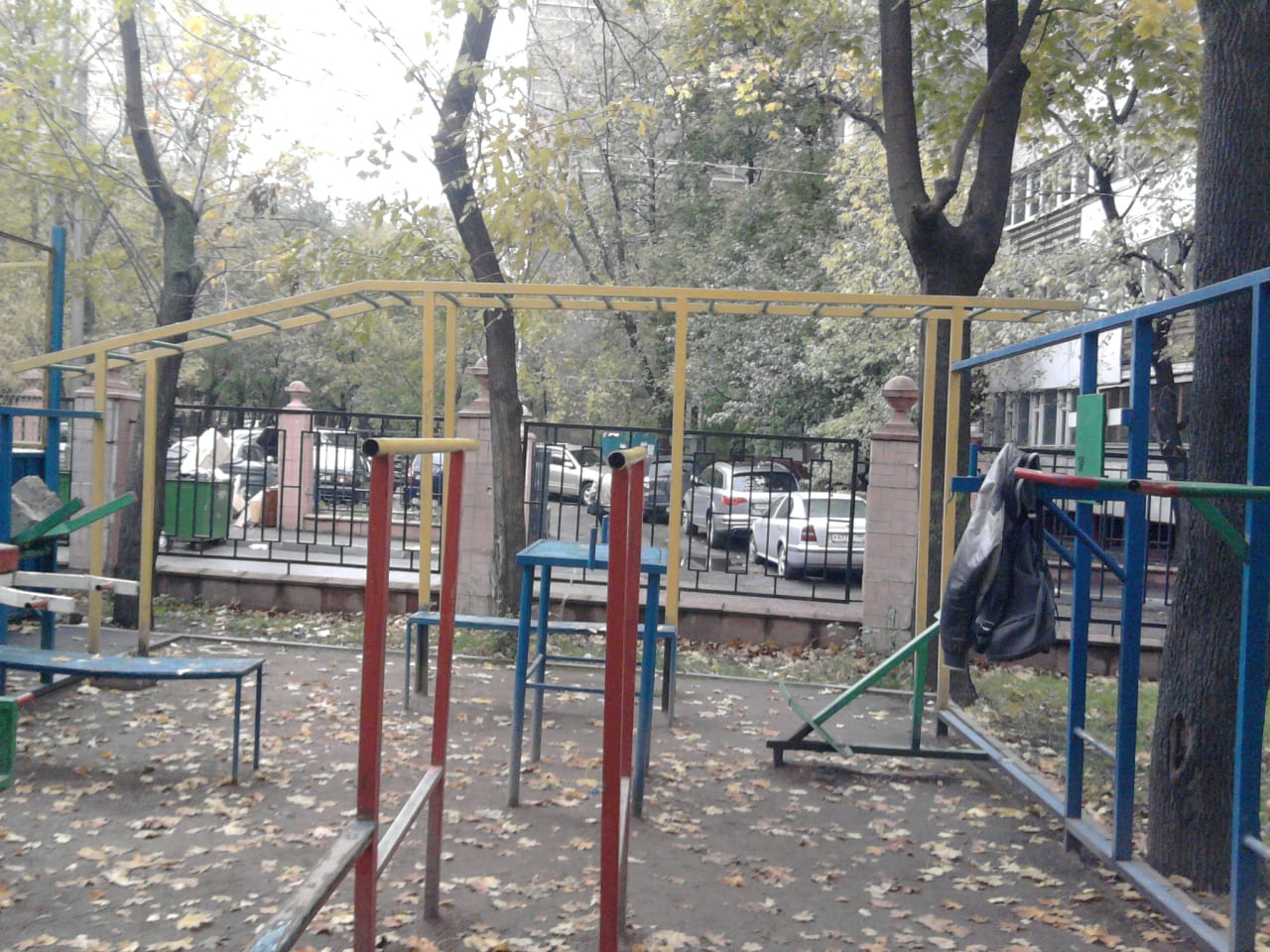 Abs Bench at Calisthenics Park at улица Черняховского, Москва #wp1986 – photo 3 of 3