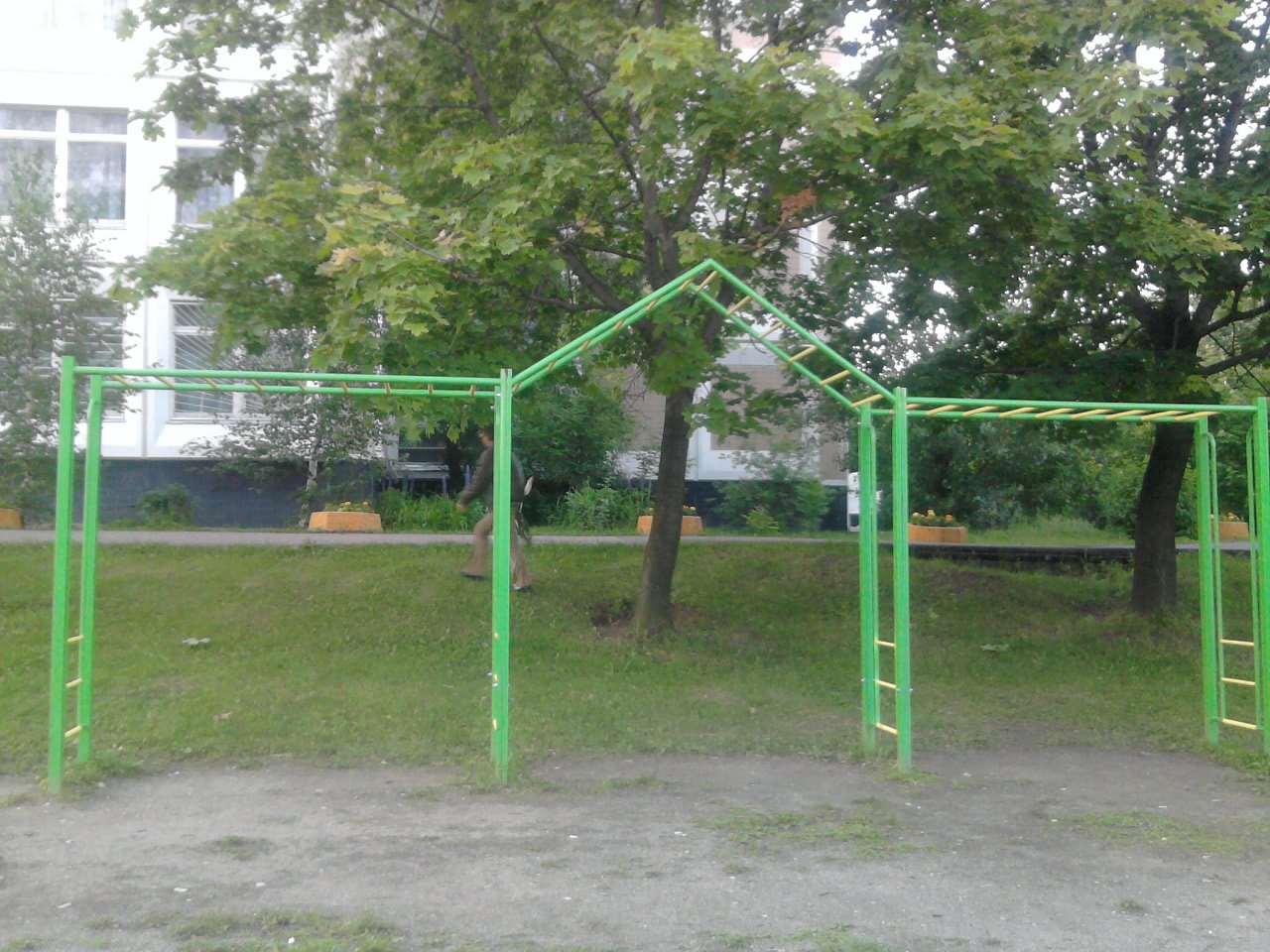 Pull Up Bar at Calisthenics Park at Варшавское шоссе (дублёр), Москва – photo 1 of 4