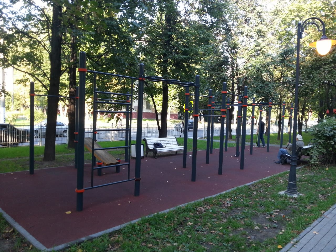 Monkey Bars at Calisthenics Park at Чонгарский бульвар, Москва – photo 2 of 3