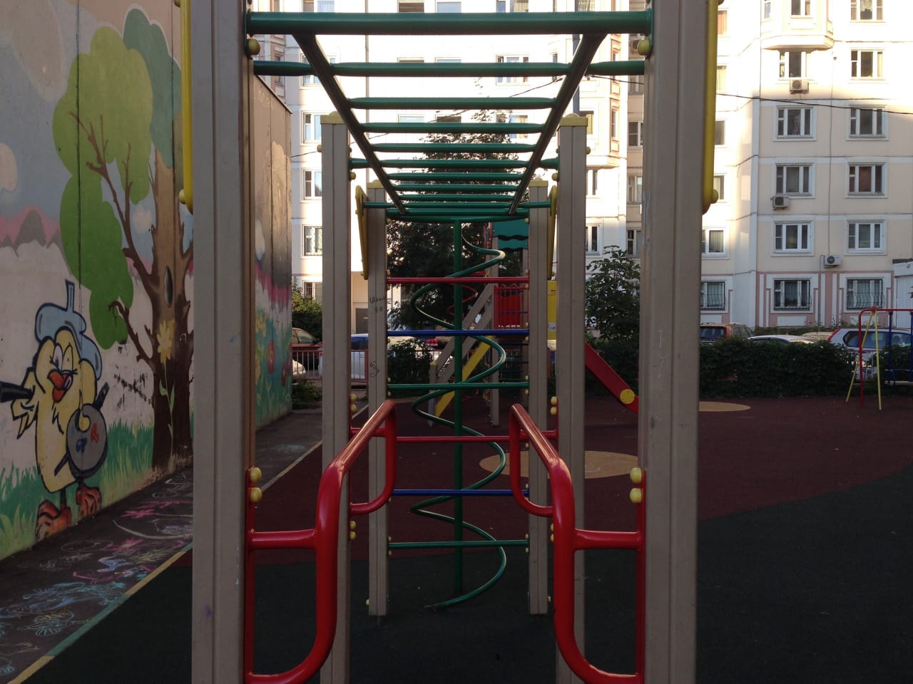 Parallel Gym Bars at Calisthenics Park at Полтавская улица, Москва – photo 2 of 3