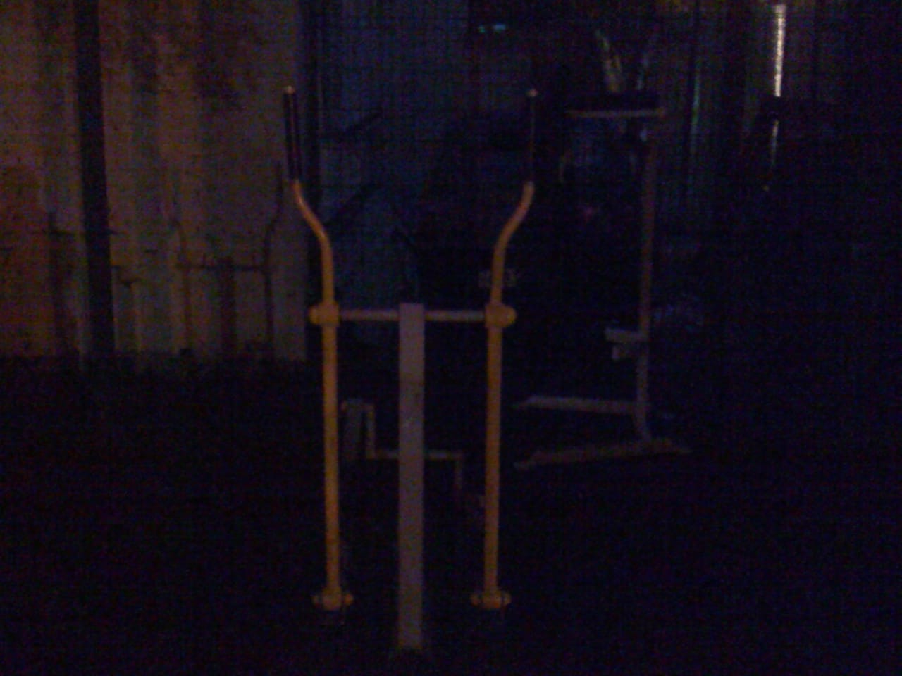 Pull Up Bar at Calisthenics Park at Большой Овчинниковский переулок, Москва – photo 1 of 4