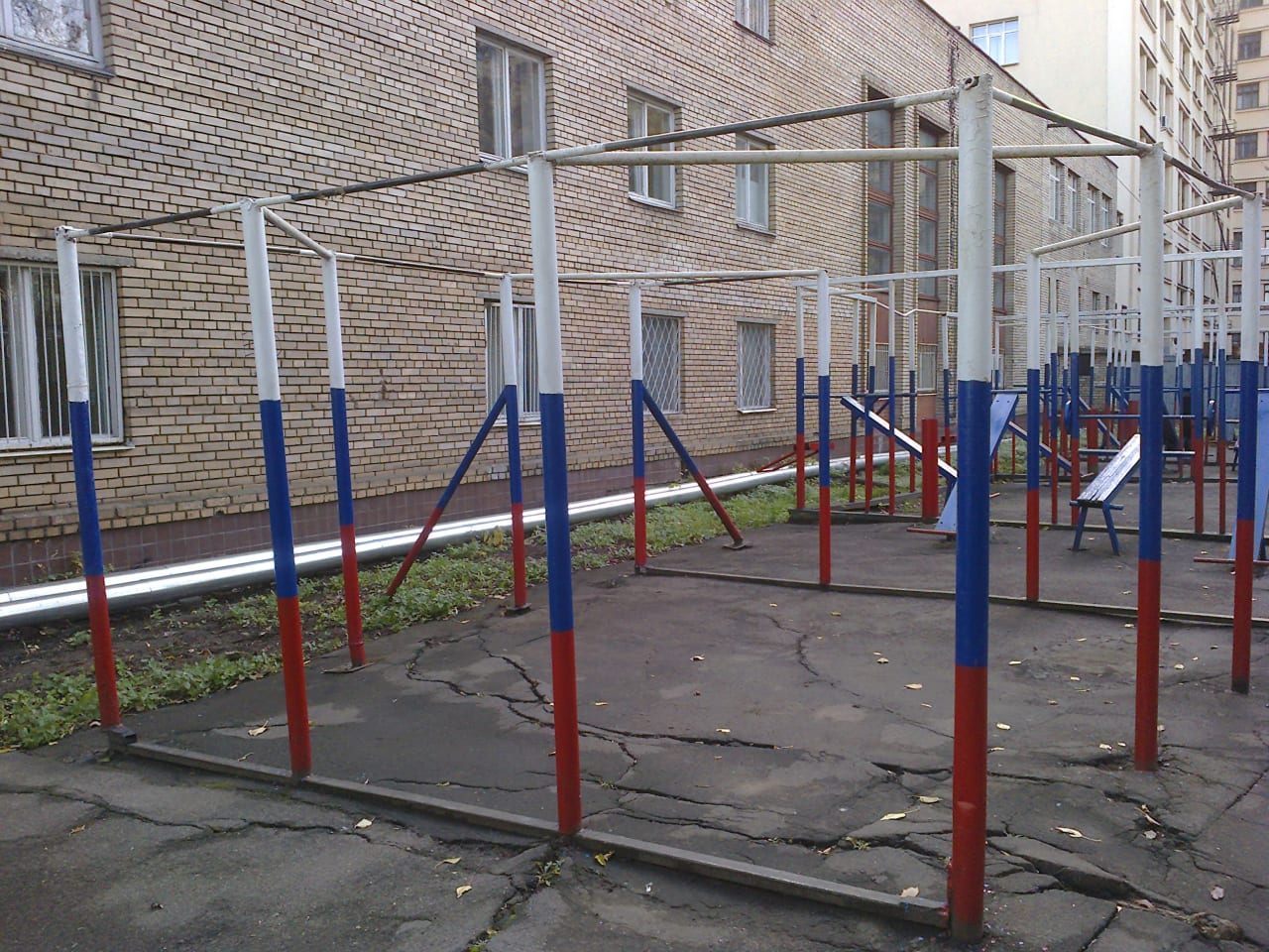 Parallel Gym Bars at Calisthenics Park at улица Бурденко, Москва – photo 2 of 7